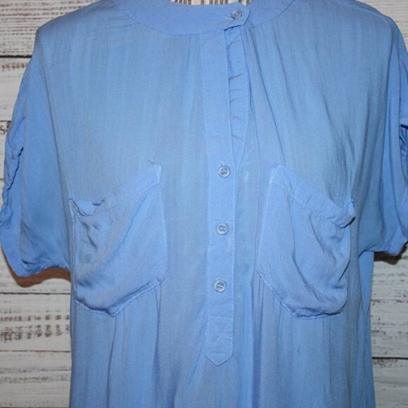Anthropologie Cloth And Stone Rayon Blue Chambray Blouse 2 Breast Pockets Size M - Picture 2 of 6